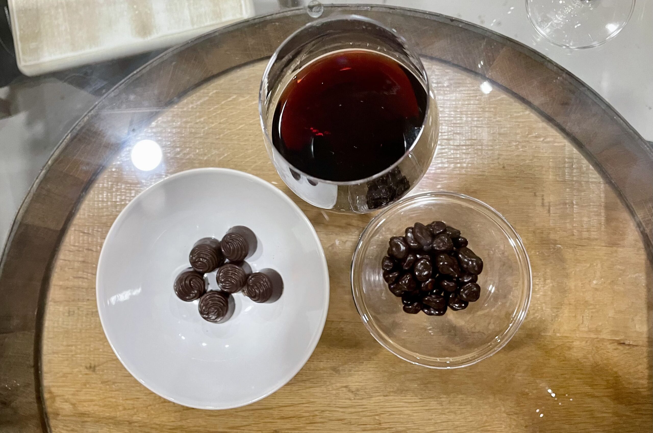 El Maridaje Perfecto: Vinos y Chocolates, una experiencia sensitiva irresistible